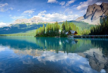 Güzel Emerald Gölü, Yoho Ulusal Parkı, İngiliz Kolombiyası, Kanada