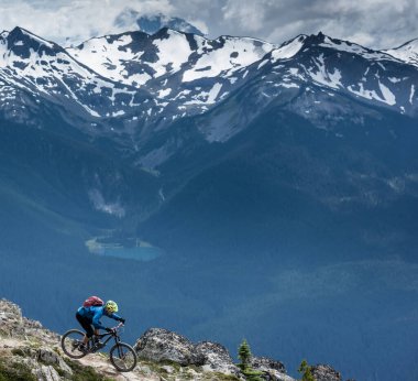 Whistler dağlarındaki Dağ Bisikletçileri, İngiliz Kolombiyası, Kanada