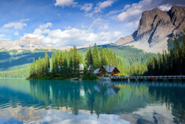 Güzel Emerald Gölü, Yoho Ulusal Parkı, İngiliz Kolombiyası, Kanada