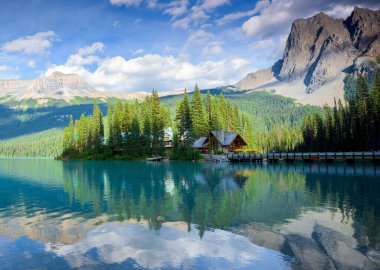 Güzel Emerald Gölü, Yoho Ulusal Parkı, İngiliz Kolombiyası, Kanada