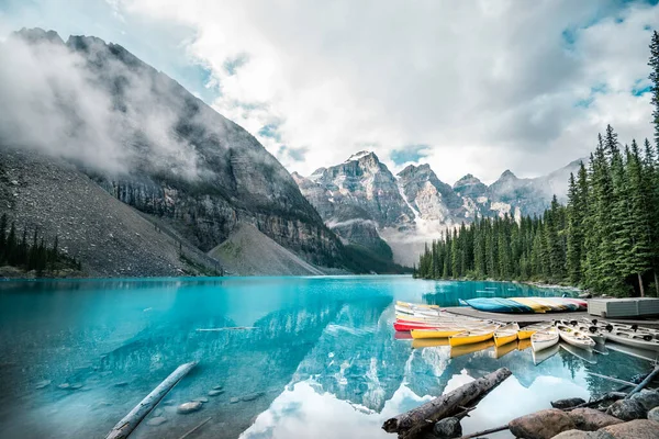 Belo Lago Moraine Parque Nacional Banff Alberta Canadá — Fotografia de Stock