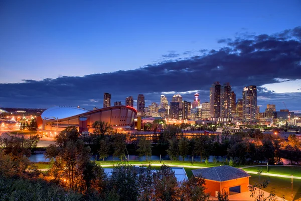 Calgary City Skyline Την Νύχτα Αλμπέρτα Καναδάς — Φωτογραφία Αρχείου