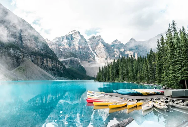 Όμορφη Λίμνη Moraine Banff Εθνικό Πάρκο Αλμπέρτα Καναδάς — Φωτογραφία Αρχείου