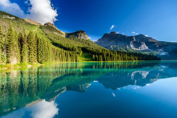 Изумрудное Озеро Летом Национальный Парк Британская Колумбия Канада — стоковое фото