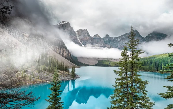 Belo Lago Moraine Parque Nacional Banff Alberta Canadá — Fotografia de Stock