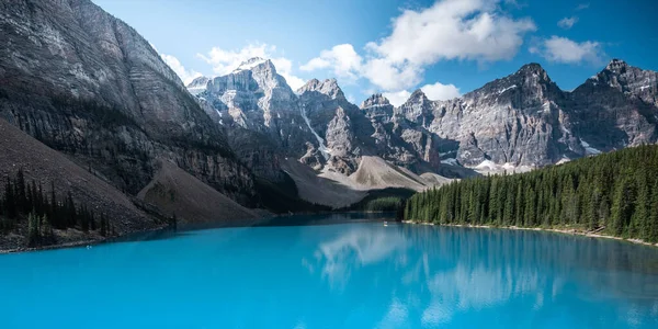 Hermoso Lago Moraine Parque Nacional Banff Alberta Canadá —  Fotos de Stock