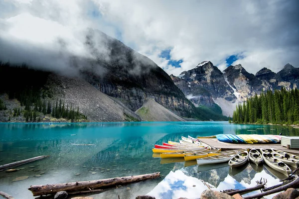 Belo Lago Moraine Parque Nacional Banff Alberta Canadá — Fotografia de Stock