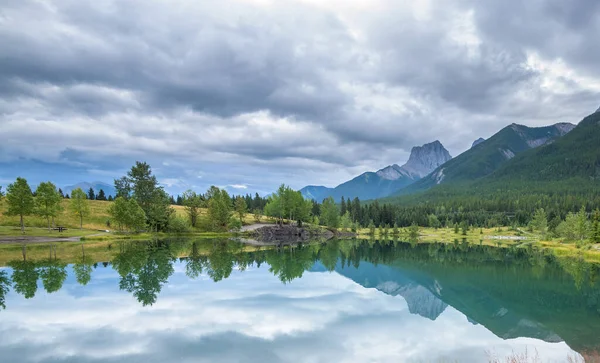 Banff Ulusal Parkı Nın Güzel Manzarası Alberta Kanada — Stok fotoğraf