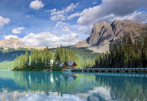 Danau Emerald Yang Indah Taman Nasional Yoho British Columbia Kanada — Stok Foto