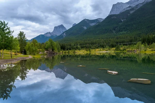 Banff Ulusal Parkı Nın Güzel Manzarası Alberta Kanada — Stok fotoğraf