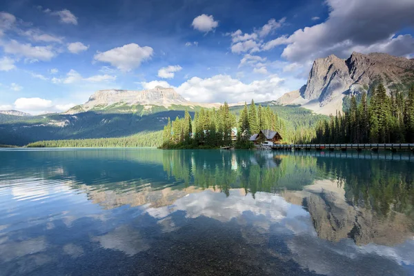 Hermoso Lago Esmeralda Parque Nacional Yoho Columbia Británica Canadá — Foto de Stock