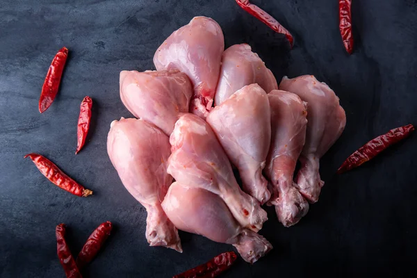 Pollo Crudo Mesa Cocina —  Fotos de Stock