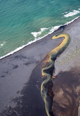İzlanda 'daki Buzul nehirlerinin hava manzarası