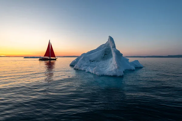 Beau Paysage Avec Grands Icebergs — Photo