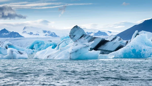 アイスランドのジョクルサロン氷河の氷のラグーン — ストック写真