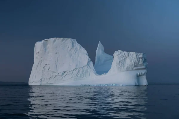 Bellissimo Paesaggio Con Grandi Iceberg — Foto Stock