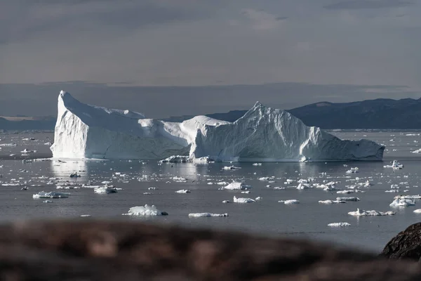 Hermoso Paisaje Con Grandes Icebergs —  Fotos de Stock