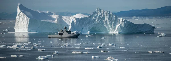 Bellissimo Paesaggio Con Grandi Iceberg — Foto Stock