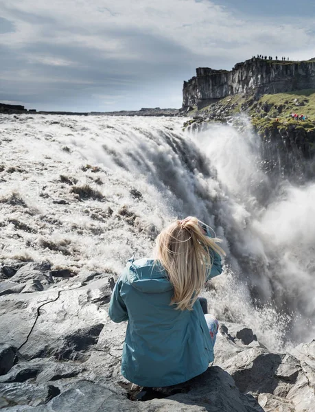 冰岛夏季的瀑布瀑布 — 图库照片