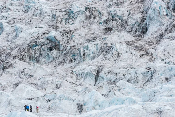 Menschen Wandern Auf Dem Gletscher — Stockfoto