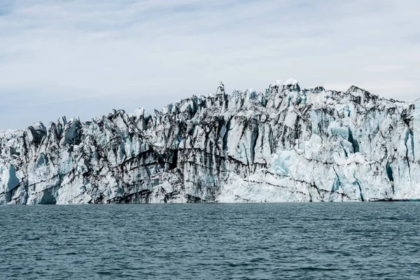 アイスランドのジョクルサロン氷河の氷のラグーン — ストック写真