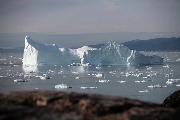 Hermoso Paisaje Con Grandes Icebergs Fotos de stock libres de derechos