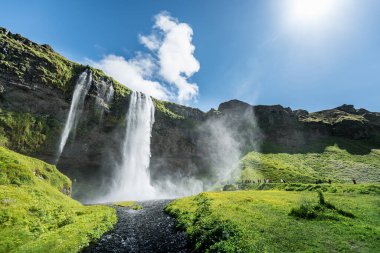 Seljalandsfoss Şelalesi Yazın İzlanda 'da