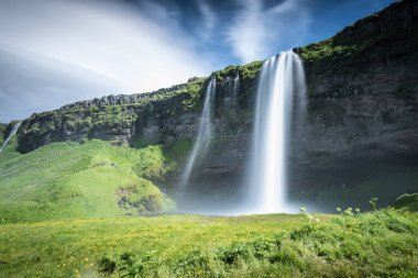 Seljalandsfoss Şelalesi Yazın İzlanda 'da