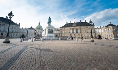 Kopenhag, Danimarka 'daki Amalienborg Sarayı.
