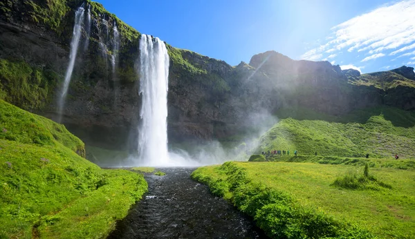 Wodospad Seljalandsfoss Islandii Latem — Zdjęcie stockowe