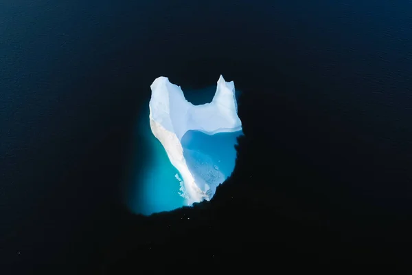 大きな氷山と美しい風景 — ストック写真