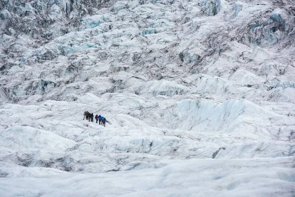 Menschen Wandern Auf Dem Gletscher — Stockfoto