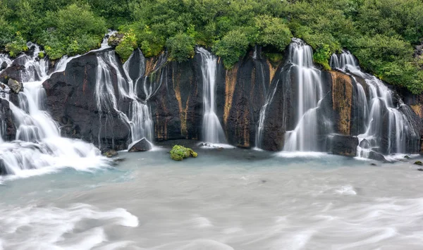 아이슬란드의 여름에 있었던 Hraunfossar 폭포수 — 스톡 사진