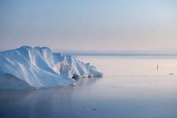 Bela Paisagem Com Grandes Icebergs — Fotografia de Stock