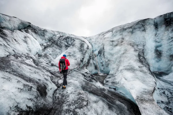 Gente Camina Por Glaciar —  Fotos de Stock