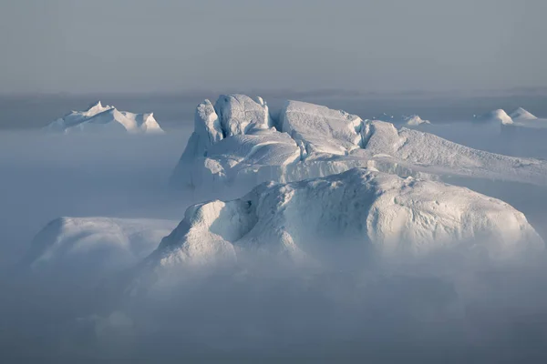 Schöne Landschaft Mit Großen Eisbergen — Stockfoto