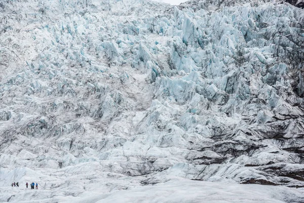 Pessoas Caminham Glaciar — Fotografia de Stock