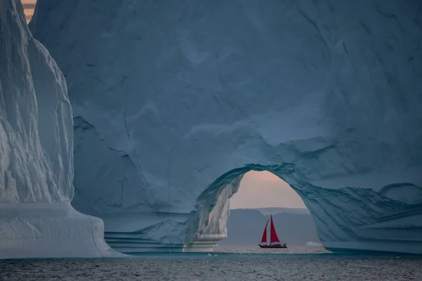 Beau Paysage Avec Grands Icebergs — Photo