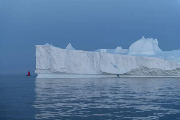 Красивий Пейзаж Великими Айсбергами — стокове фото