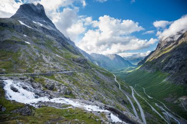 Norveç 'teki ünlü Trol Bayramı Yolu