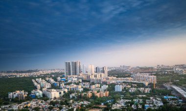 Hyderabad şehir binaları ve Hindistan 'da ufuk çizgisi