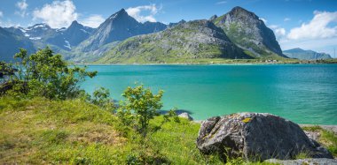 Norveç 'te yaz mevsiminde Lofoten Adaları' nda güzel bir manzara