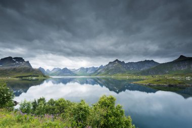 Norveç 'te yaz mevsiminde Lofoten Adaları' nda güzel bir manzara