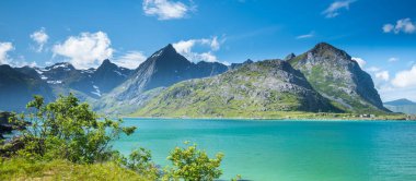 Norveç 'te yaz mevsiminde Lofoten Adaları' nda güzel bir manzara