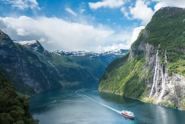 Geiranger, Geirangerfjord, Norveç 'te güzel manzaralar