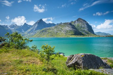 Norveç 'te yaz mevsiminde Lofoten Adaları' nda güzel bir manzara
