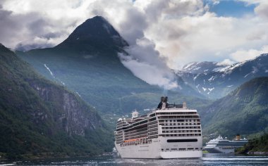 Geiranger, Geirangerfjord, Norveç 'te güzel manzaralar