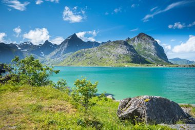 Norveç 'te yaz mevsiminde Lofoten Adaları' nda güzel bir manzara