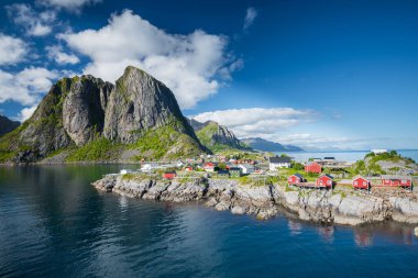 Norveç 'in Lofoten Adası' ndaki Hamnoy balıkçı köyü