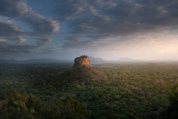 Sigiriya Leeuw Rots Fort Uit Pidurangala Rots Sri Lanka — Stockfoto